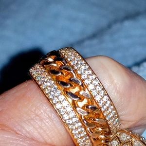 C-009 NWOT Possession chain motif ring
